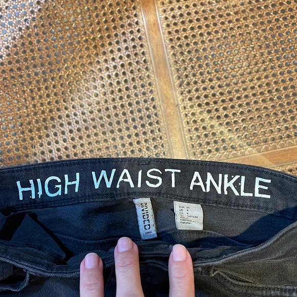 NWOT H&M Jeans - Picture 4 of 5